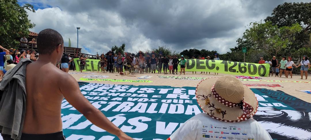 Ato contra as dragagens do Movimento Indígena do Baixo Tapajós 